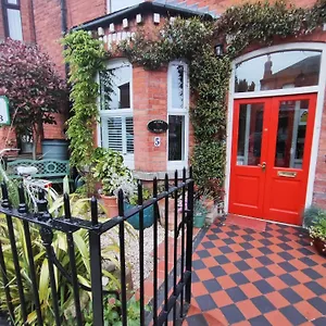 3* Bed & Breakfast Acara House