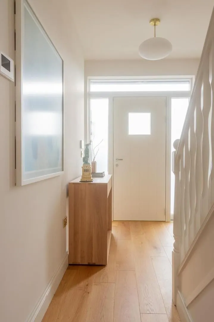 Guestready - Amazing House In Sandymount Dublin 0*,  Ireland